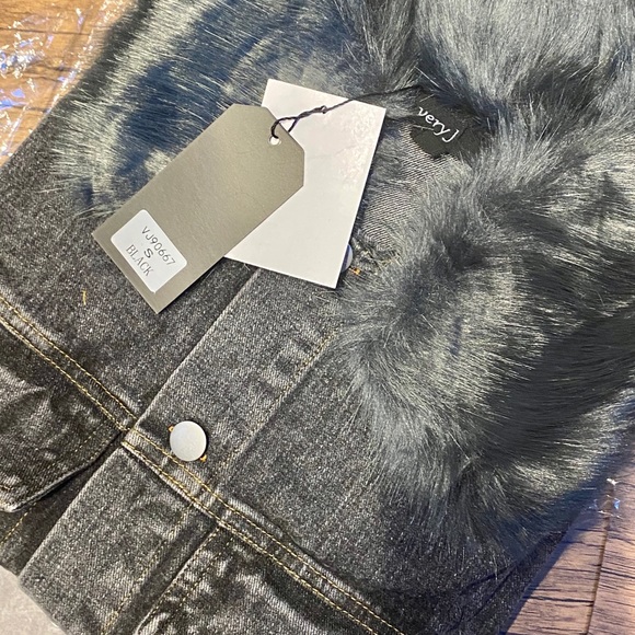 NWT Distressed Denim Faux Fur Jacket - Picture 6 of 6